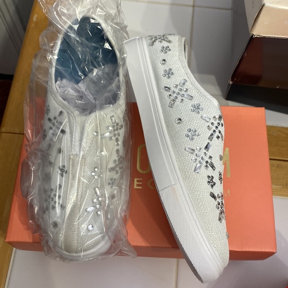 Woman Flats studs shoes - Picture 2 of 3